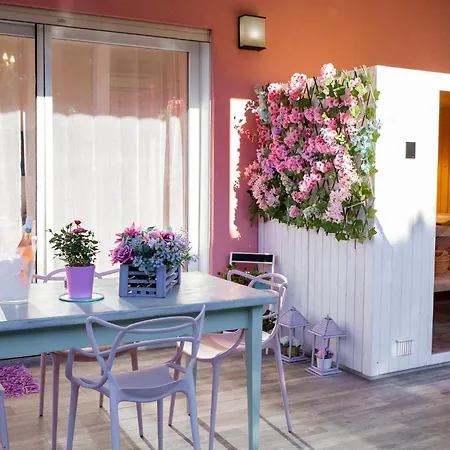 Tinmar Barbie House Holiday home *